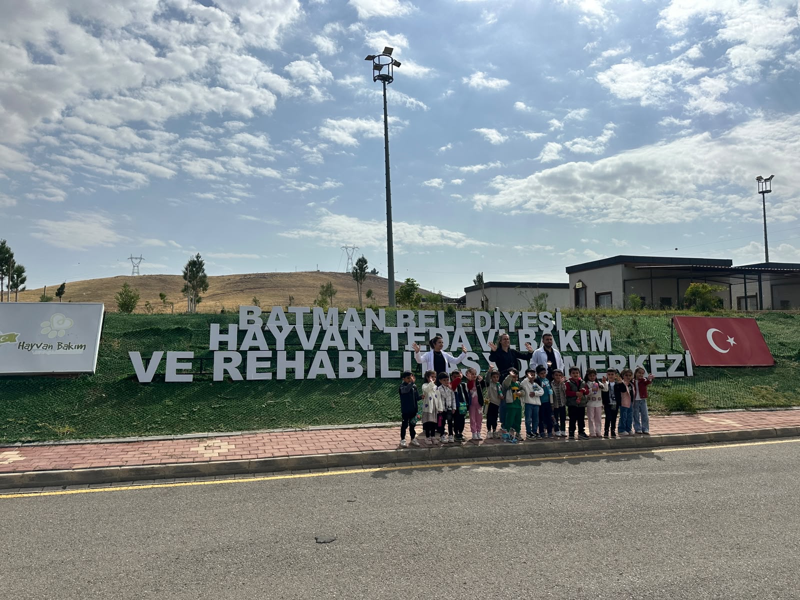 MİNİK ÖĞRENCİLERDEN CAN DOSTLARA ANLAMLI ZİYARET